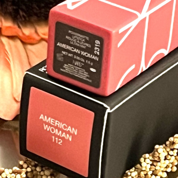 NARS Powermatte Lipstick AMERICAN WOMAN 112 - Picture 12 of 13